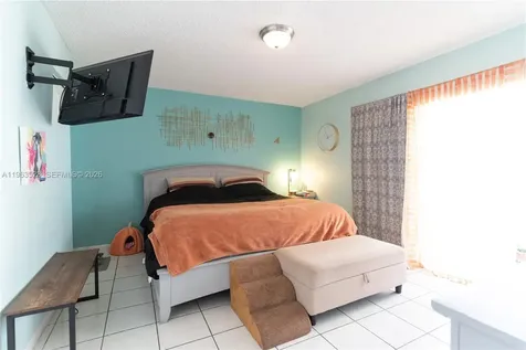 1340 Lincoln Road Miami Beach FL 33139
