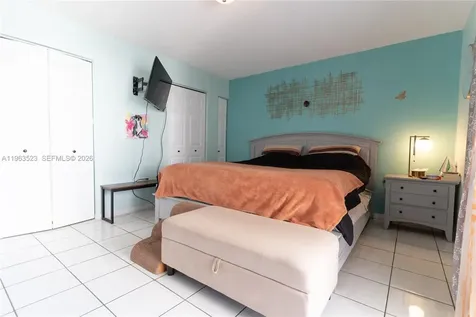 1340 Lincoln Road Miami Beach FL 33139
