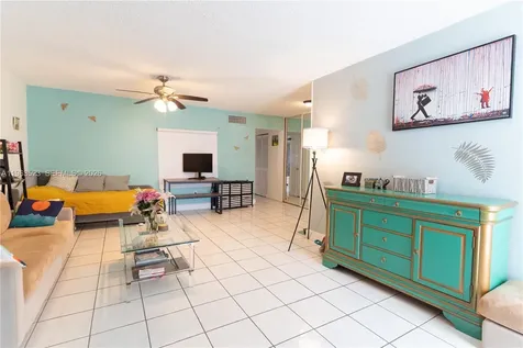 1340 Lincoln Road Miami Beach FL 33139