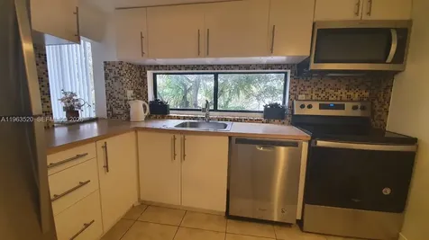 17021 N Bay Road Sunny Isles Beach FL 33160