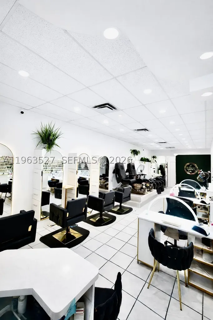 Beauty Salon Flagler Street Miami FL 33144