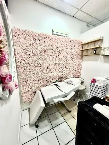 Beauty Salon Flagler Street Miami FL 33144