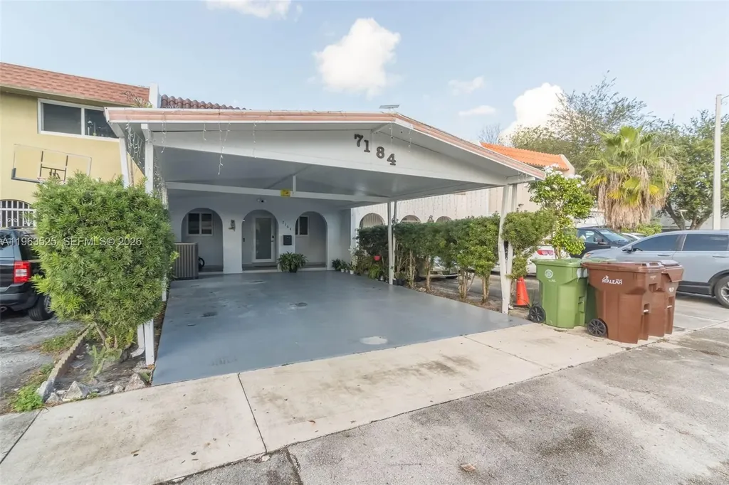 7184 W 2nd Court Hialeah FL 33014