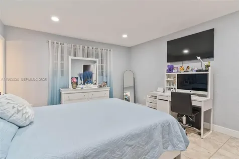 7184 W 2nd Court Hialeah FL 33014
