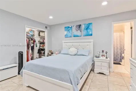 7184 W 2nd Court Hialeah FL 33014