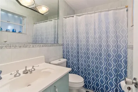 7184 W 2nd Court Hialeah FL 33014