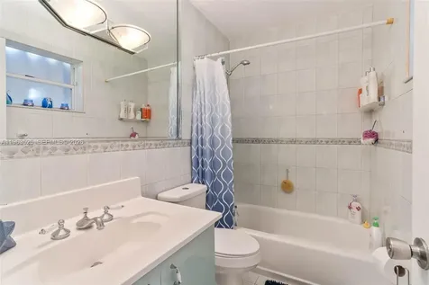 7184 W 2nd Court Hialeah FL 33014