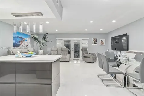 7184 W 2nd Court Hialeah FL 33014