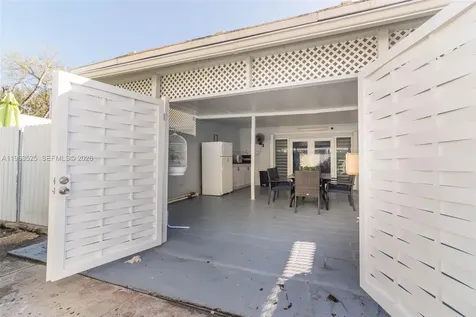 7184 W 2nd Court Hialeah FL 33014