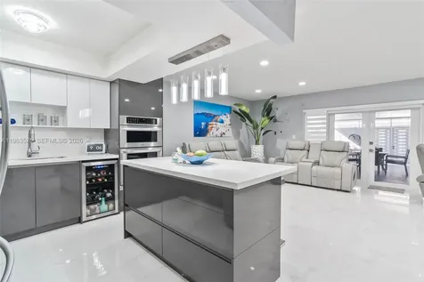7184 W 2nd Court Hialeah FL 33014