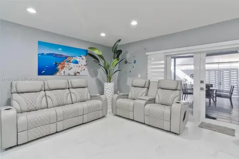 7184 W 2nd Court Hialeah FL 33014