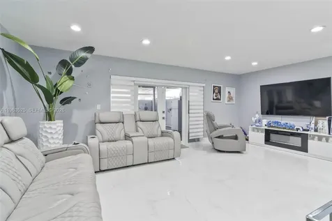 7184 W 2nd Court Hialeah FL 33014