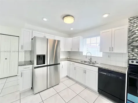 19901 SW 81st Court Cutler Bay FL 33189