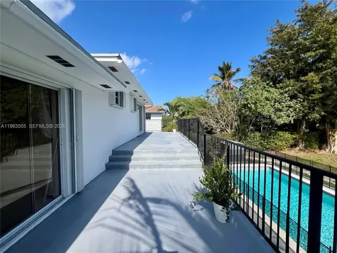 19901 SW 81st Court Cutler Bay FL 33189