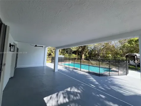 19901 SW 81st Court Cutler Bay FL 33189