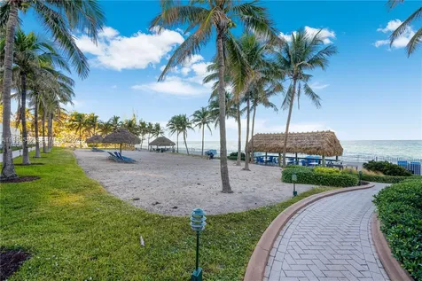 19333 E Collins Avenue Sunny Isles Beach FL 33160