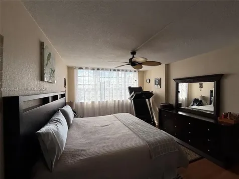 3161 S Ocean Drive Hallandale Beach FL 33009