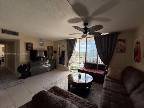 3161 S Ocean Drive Hallandale Beach FL 33009