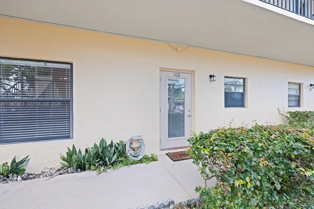 200 Gate Road Hollywood FL 33024