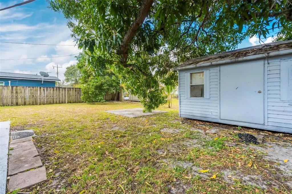 3430 N 65th Avenue Hollywood FL 33024