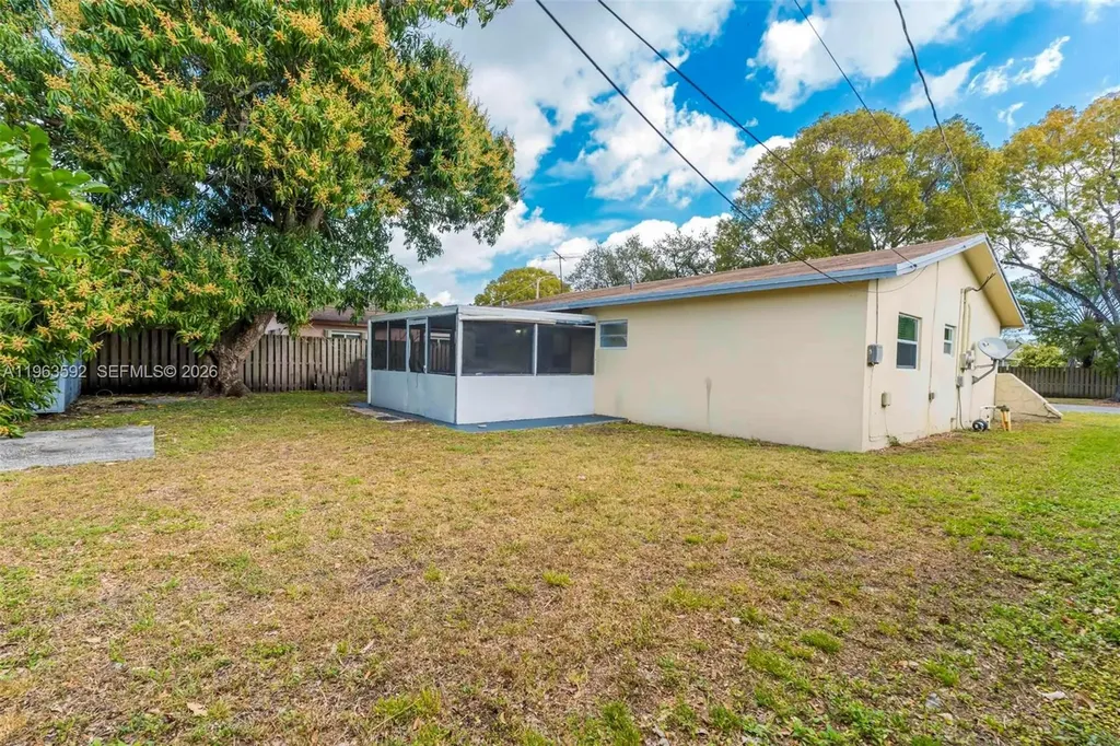 3430 N 65th Avenue Hollywood FL 33024