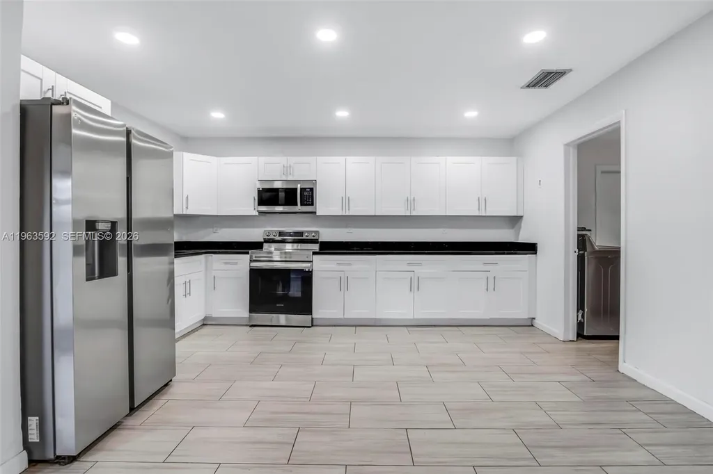 3430 N 65th Avenue Hollywood FL 33024