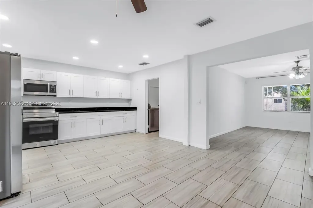 3430 N 65th Avenue Hollywood FL 33024