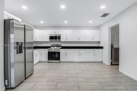 3430 N 65th Avenue Hollywood FL 33024