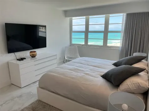 100 Lincoln Road Miami Beach FL 33139