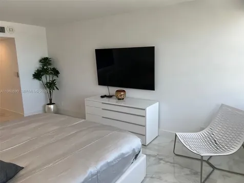 100 Lincoln Road Miami Beach FL 33139
