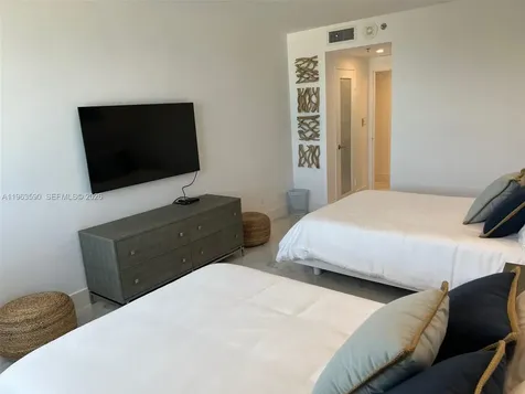 100 Lincoln Road Miami Beach FL 33139