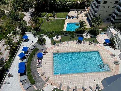 100 Lincoln Road Miami Beach FL 33139
