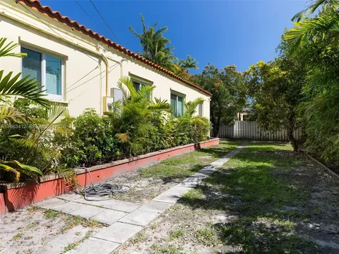 630 SW 25th Road Miami FL 33129
