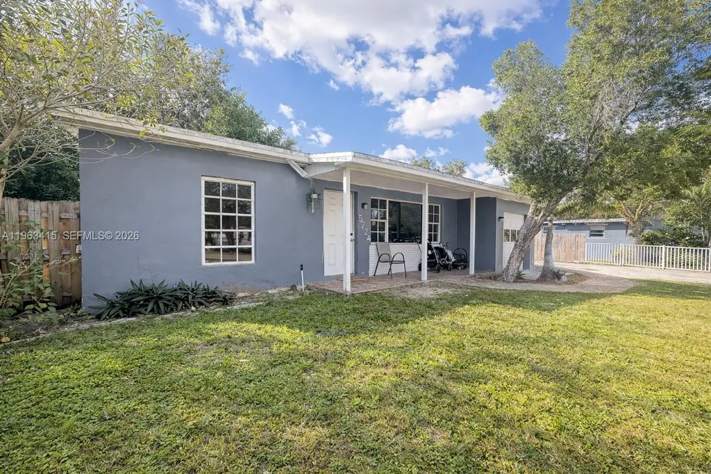 5724 Mckinley Street Hollywood FL 33021