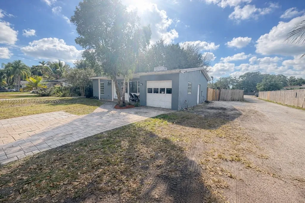 5724 Mckinley Street Hollywood FL 33021