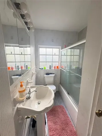 5724 Mckinley Street Hollywood FL 33021