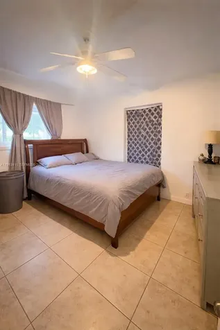 5724 Mckinley Street Hollywood FL 33021