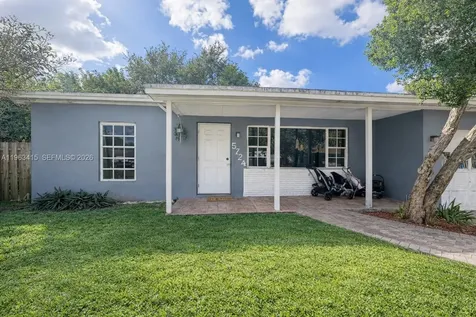 5724 Mckinley Street Hollywood FL 33021