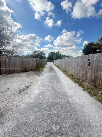 5724 Mckinley Street Hollywood FL 33021