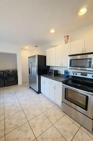 5724 Mckinley Street Hollywood FL 33021