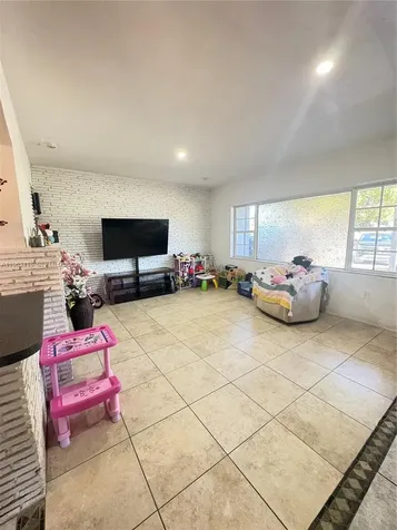 5724 Mckinley Street Hollywood FL 33021