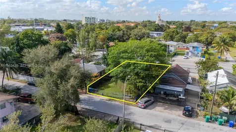 7552 NE Miami Court Miami FL 33138