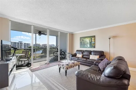 2940 N Course Drive Pompano Beach FL 33069