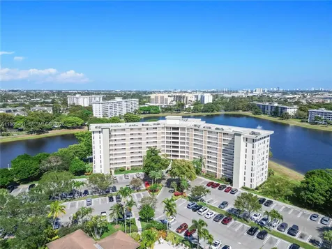 2940 N Course Drive Pompano Beach FL 33069