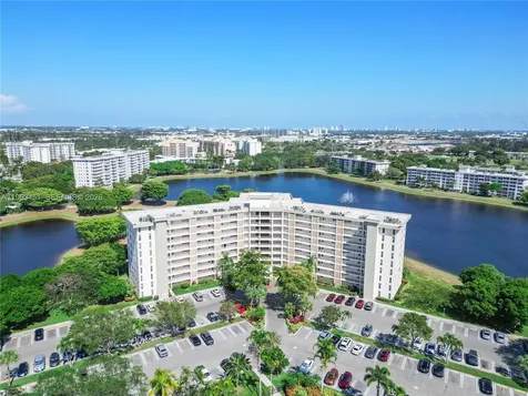 2940 N Course Drive Pompano Beach FL 33069