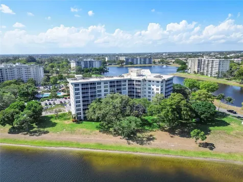2940 N Course Drive Pompano Beach FL 33069