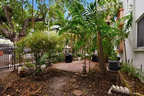 736 12th Street Miami Beach FL 33139