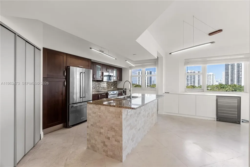 20000 E Country Club Drive Aventura FL 33180