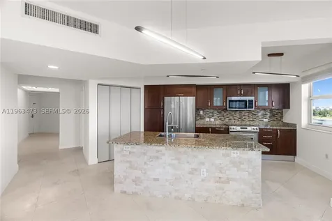 20000 E Country Club Drive Aventura FL 33180