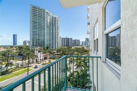 20000 E Country Club Drive Aventura FL 33180